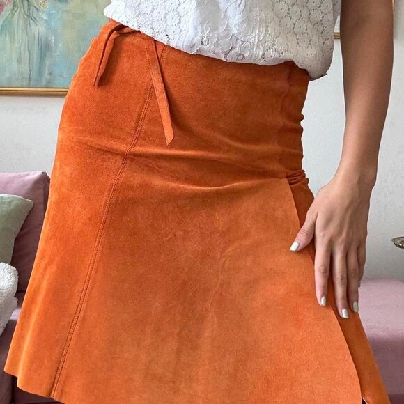 Danier Burnt Orange Suede Leather Midi Skirt - Picture 2 of 6